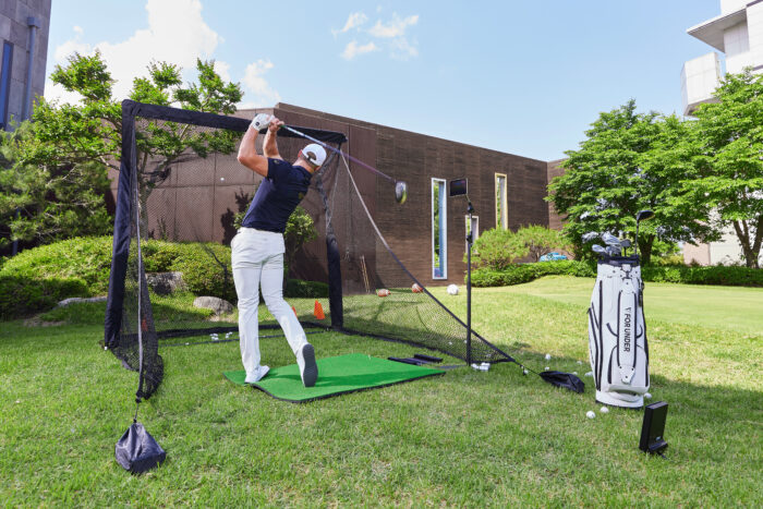 Golfzon WAVE - The World's First Dual-Technology Launch Monitor System And Simulator System. - Image 5